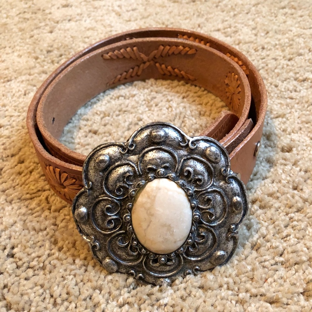 Silver buckle with stone belt